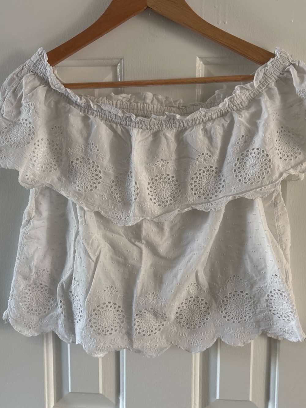 American Eagle Outfitters White Eyelet Off-Shoulder Camisole
